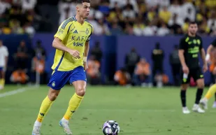 رونالدو يوقّع من جديد.. ما الذي تغيّر في عقده مع النصر؟