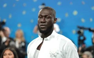 ستورمزي وبنديكت يتصدران مشهد أسبوع ميلانو للموضة