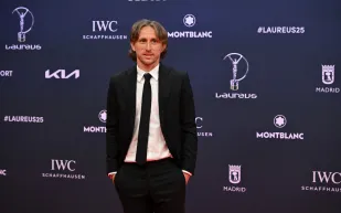 لوكا مودريتش يختار ميلان.. العقد والراتب يكشفان كواليس القرار المفاجئ