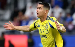 كريستيانو رونالدو يسعد النصراويين بتجديد عقده بعد ساعات من إقالة بيولي