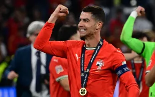 قائمة المشاهير الأكثر متابعة عبر وسائل التواصل الاجتماعي.. رونالدو في الصدارة