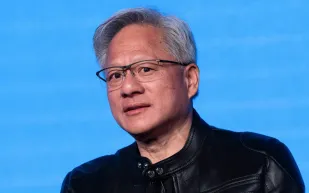 مؤسس NVIDIA يتألق بساعة Richard Mille الأخف في العالم!