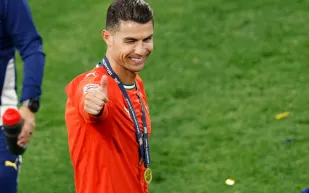 بعد تداول الشائعات.. الهلال يكسر الصمت بشأن كريستيانو رونالدو