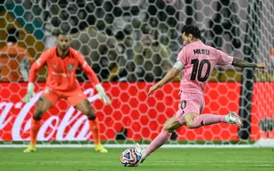 ليونيل ميسي يواصل تصدر الأجور في الدوري الأمريكي لكرة القدم