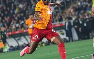 الهلال يرفع عرضه.. وإنزاغي يدخل الخط فهل يقنع أوسيمين بالتخلي عن حلم أوروبا؟