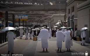 تحذيرات صحية وتنظيم دقيق يرافق توافد الحجاج لأداء ركن الحج الأعظم