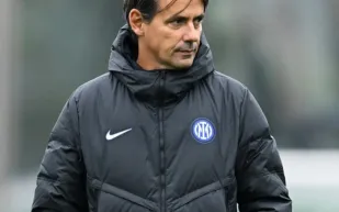 سيموني إنزاغي يقترب من الهلال بعد حسم رحيله عن إنتر ميلان