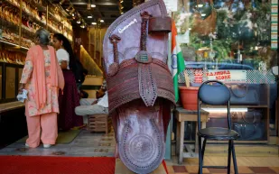 صندل برادا الجديد.. تكريم للإرث الهندي أم استغلال؟