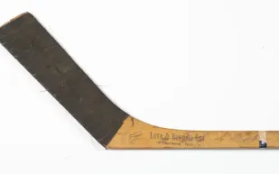 بعد 73 عامًا على رحيله... عصا هدف بيل باريلكو تُعرض للبيع في مزاد نادر