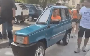 بعرض 19 بوصة فقط: الكشف عن أرفع سيارة في العالم! (فيديو)