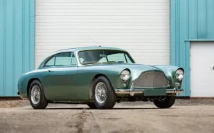 نموذج مهجور يتحول إلى أسطورة: Aston Martin DP114/2 في مزاد مرتقب