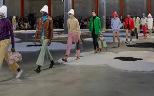 بين ألوان Prada وتطريزات Etro المميزة.. أبرز ما جاء في أسبوع الموضة الرجالية في ميلانو