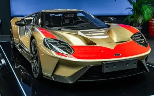 من حلبة لومان إلى سوق النخبة: تحفة Ford الأسطورية النادرة في مزاد