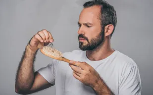 للرجال ذوي الشعر الخفيف.. لهذ السبب يجب عليك الحذر من موجات الحر 