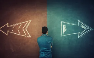 التحيّز التأكيدي.. كيف نخدع أنفسنا لنصدق ما نريد تصديقه فقط؟