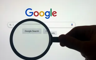 هل تسمع نتائج البحث؟ جوجل تغيّر طريقة تواصلك مع المعلومات