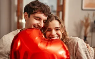 هل تحفظ العلاقة الحميمة ذاكرتك بعد الستين؟ دراسة تكشف