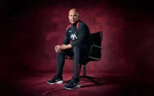 بعد رباعية ميلان.. سلوت يكشف أسباب غياب نونيز ودياز ويوضح مستقبل ليفربول