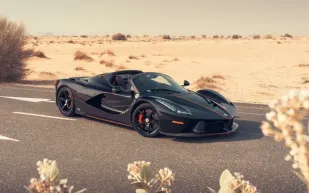 LaFerrari Aperta.. صاروخ فيراري المكشوف يُعرض للبيع بمبلغ خيالي