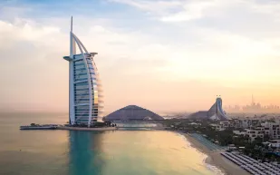 جميرا برج العرب:  قصر الفخامة وأسطورة الضيافة الراقية 