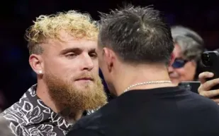 رد غير متوقع من أوسيك بعد اقتحام جيك بول... لحظة مثيرة بعد الفوز الساحق (فيديو) 