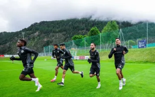 الأهلي السعودي يواصل استعداداته بمواجهة ودية مرتقبة أمام تيرول النمساوي