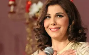 لحظة مؤثرة: ماجدة الرومي تعبر عن احترامها لفيروز في عزاء زياد الرحباني (فيديو)