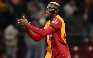 غلطة سراي يقترب من حسم صفقة أوسيمين... وخطفه من الهلال يلوح في الأفق