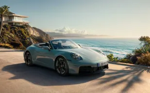 Porsche 911 4S: متعة القيادة الرياضية تلتقي بالدفع الرباعي الذكي