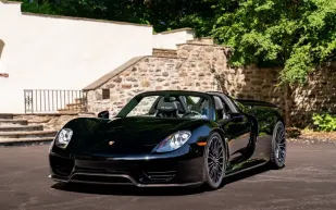 نسخة شبه جديدة من بورشه 918 سبايدر للبيع في مونتيري