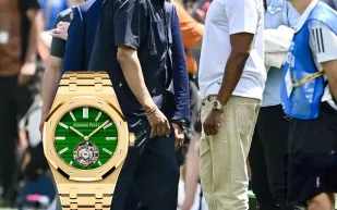 جاي-زي يخطف الأنظار في نصف نهائي كأس العالم للأندية بساعة نادرة من Audemars Piguet