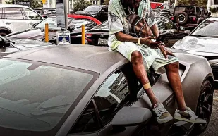 ترافيس سكوت يُهدي سيارات لامبورغيني فاخرة بقيمة 260 ألف دولار ضمن حملة ألبوم JackBoys 2