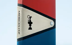 بين لويس فويتون وتاشن.. كتاب فني يُوثّق ملحمة America's Cup