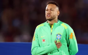 نيمار يدفع 1.5 مليون دولار لاقتناء سيارة خارقة لا يمكن قيادتها! (فيديو)