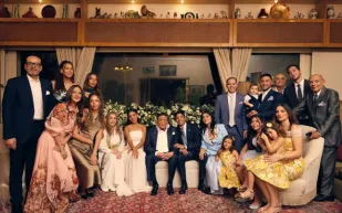 بعد شائعات مرضه.. أول ظهور علني لـ عادل إمام في كتب كتاب حفيده (شاهد) 