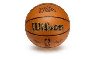  إرث أوكلاهوما سيتي يخلد في مزاد.. كرة نهائي الـNBA تُباع برقم غير متوقع