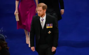 لقاء سري بين مساعدي هاري وتشارلز يُعيد الأمل في المصالحة الملكية