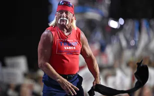 مسيرة خالدة في WWE.. كم بلغت ثروة هالك هوجان عند وفاته في 2025؟