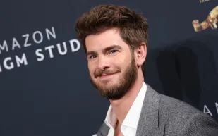 بين الأناقة والظهور العلني.. غارفيلد وبربارو يخطفان الأضواء في ويمبلدون