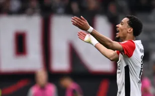 ليفربول يتقدّم على نيوكاسل ويقترب من التعاقد مع هوغو إيكيتيكي