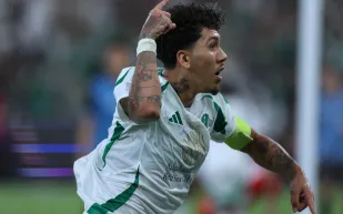 فيرمينو يودّع الدوري السعودي وينتقل رسميًا إلى السد القطري في صفقة بـ7 ملايين يورو