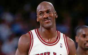 مايكل جوردن يظهر بساعة رولكس دايتونا نادرة من إصدار "Polar"