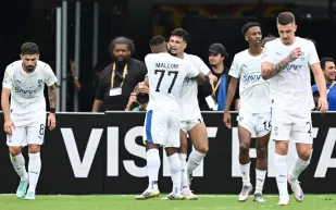 الهلال يُعيد ذكريات أجمل لحظات الموسم المنقضي (فيديو) 