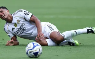 الكشف عن موعد عودة جود بيلينجهام بعد خضوعه لجراحة في الكتف