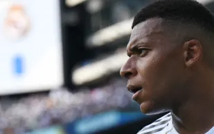 مبابي وحكيمي يخطفان الأضواء في حفلات باد باني ببورتو ريكو (فيديو) 