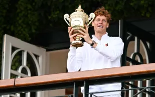 بعد انتهاء أزمة المنشطات.. يانيك سينر يعيد مدربه السابق