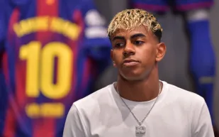 لوك جديد وأرباح قياسية.. لامين يامال يشعل برشلونة مجددًا