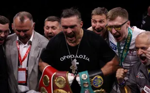 بعد فوزه ببطولة الوزن الثقيل.. أوسيك يثير الجدل حول خصمه القادم (فيديو) 