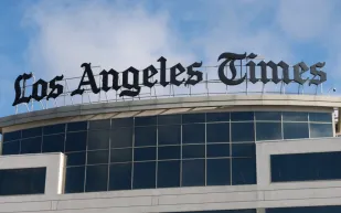جريدة عمرها 143 عامًا تخطو نحو ملكية عامة.. ماذا يحدث في "لوس أنجلوس تايمز"؟