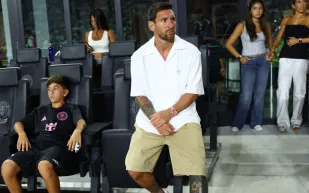 ميسي يخطف الأضواء برولكس وردية نادرة قيمتها 400 ألف دولار